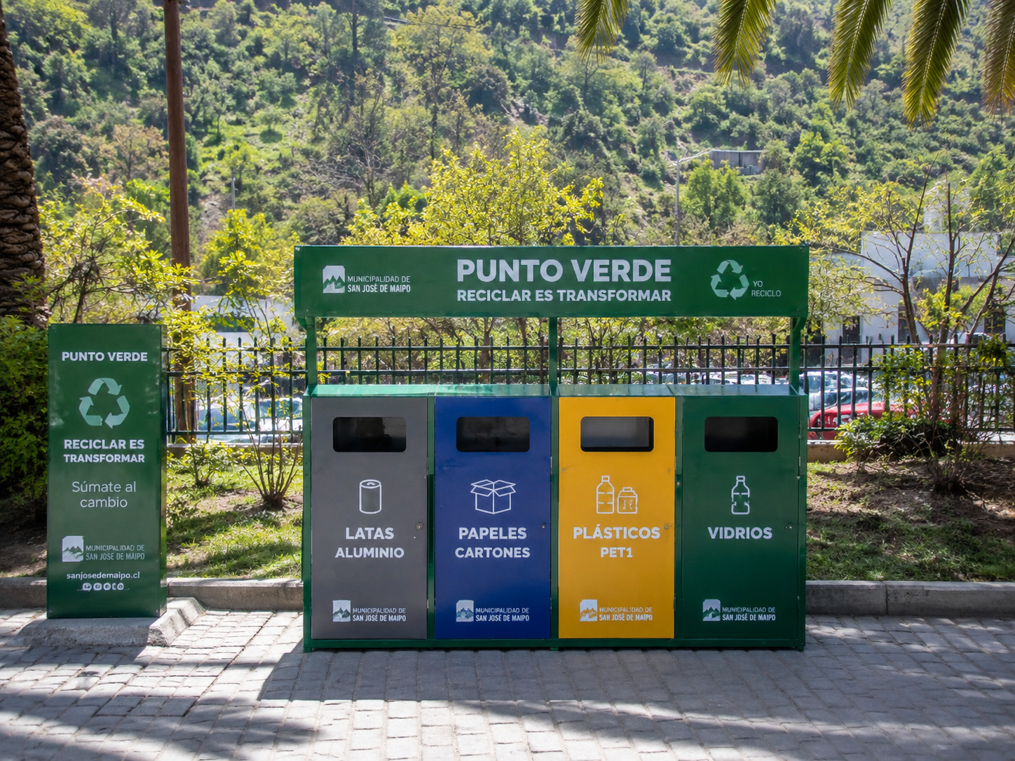 Punto verde y punto limpio instalado por REVIVO para reciclaje